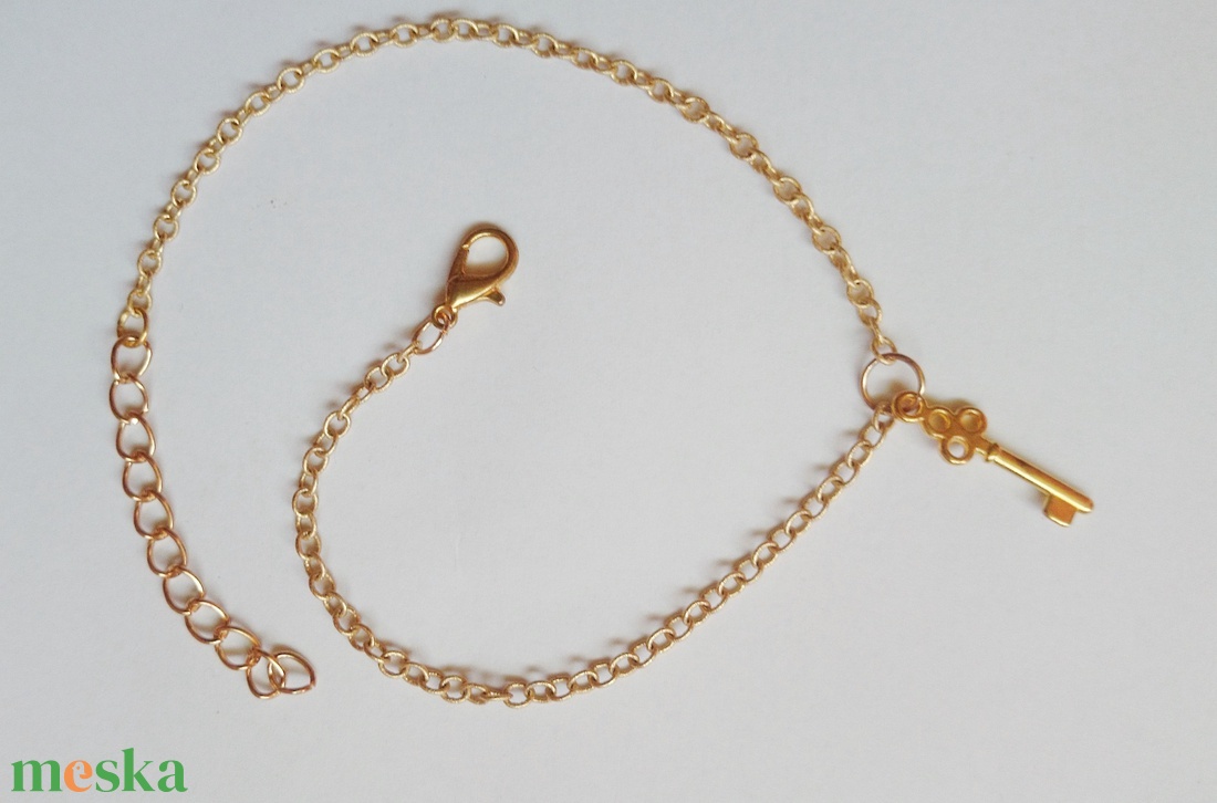 Kulcs medálos arany színű bokalánc - ékszer - lábdísz és testékszer - bokalánc - Meska.hu Kulcs medálos arany színű bokalánc - ékszer - lábdísz és testékszer - bokalánc - Meska.hu