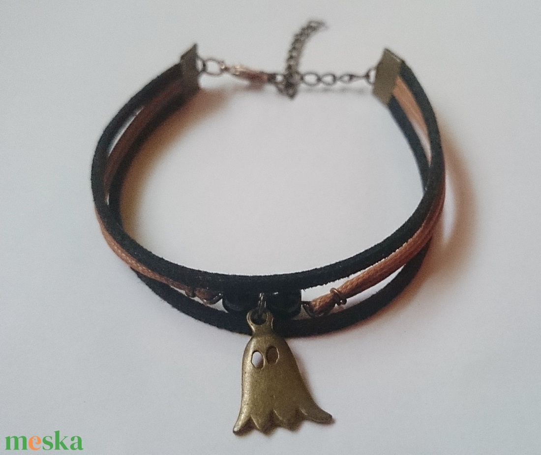 Szellem kísértet medál díszes bőr karkötő Halloween - ékszer - karkötő - karkötő medállal - Meska.hu Szellem kísértet medál díszes bőr karkötő Halloween - ékszer - karkötő - karkötő medállal - Meska.hu
