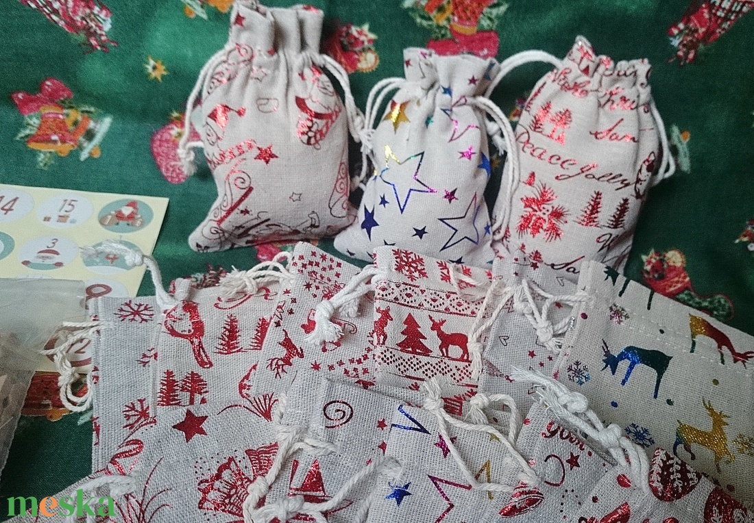 Adventi kalendárium naptár zsákocska piros juta 24 részes  - karácsony - adventi díszek - adventi naptár - Meska.hu
