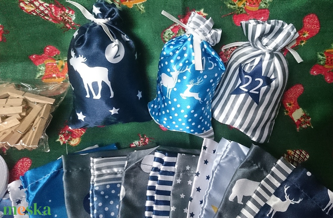 Kék- szürke fiús adventi kalendárium naptár zsák 24 db - karácsony - adventi díszek - adventi naptár - Meska.hu Kék- szürke fiús adventi kalendárium naptár zsák 24 db - karácsony - adventi díszek - adventi naptár - Meska.hu