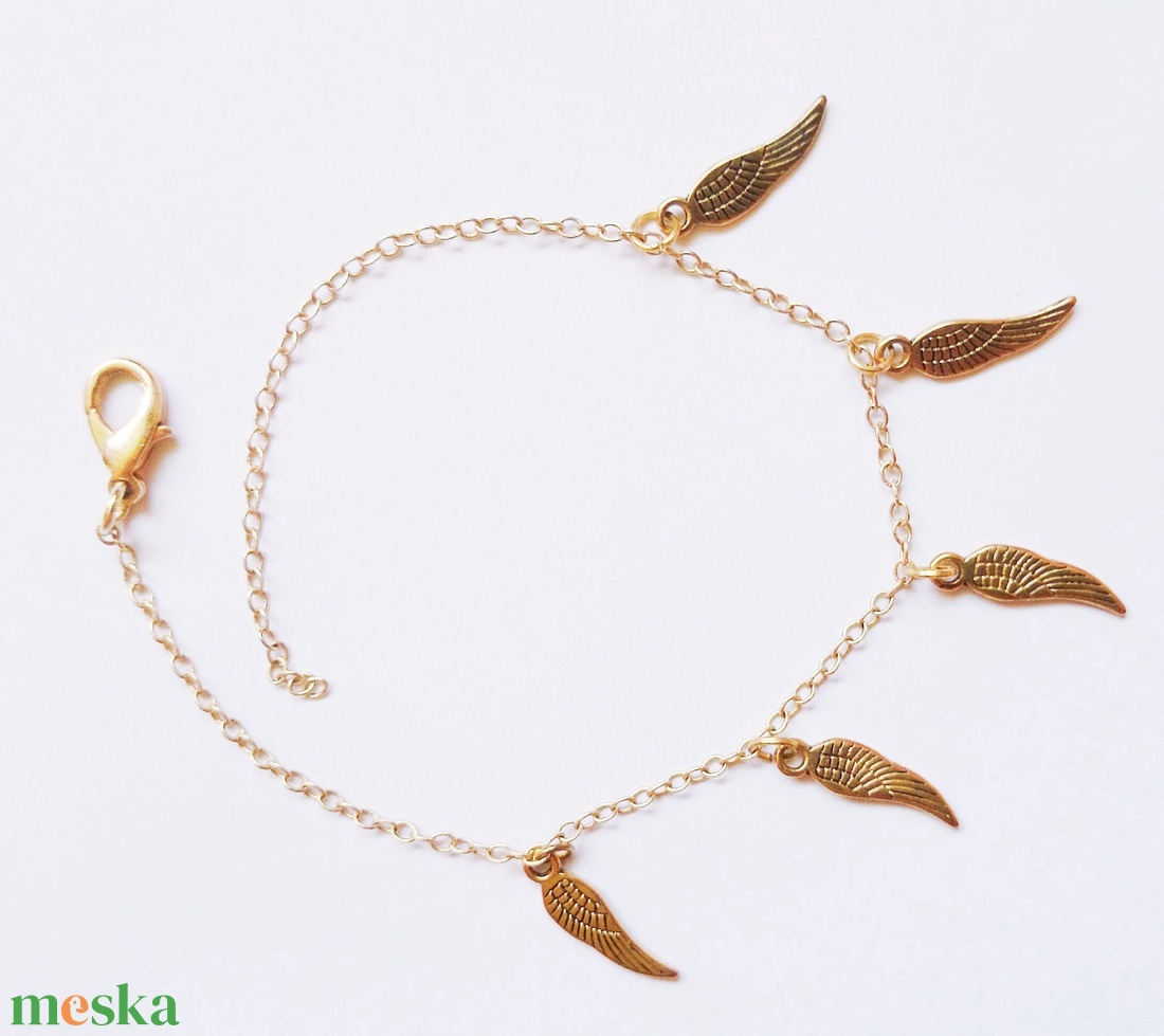 Angyal szárny sor medálos arany színű bokalánc - ékszer - lábdísz és testékszer - bokalánc - Meska.hu Angyal szárny sor medálos arany színű bokalánc - ékszer - lábdísz és testékszer - bokalánc - Meska.hu
