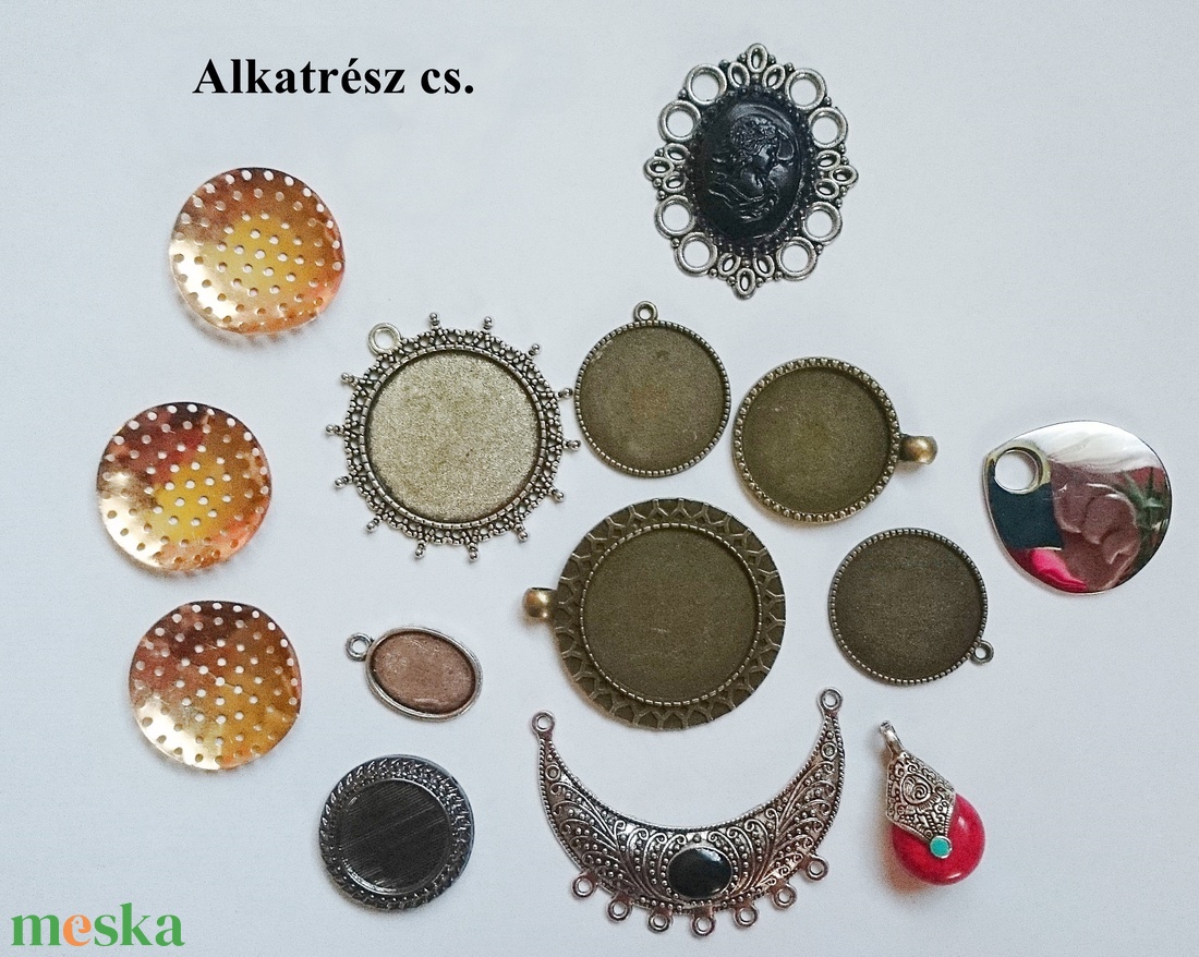 Ékszer Alkatrész csomag bronz medál alapok - diy (csináld magad) - egységcsomag - Meska.hu Ékszer Alkatrész csomag bronz medál alapok - diy (csináld magad) - egységcsomag - Meska.hu