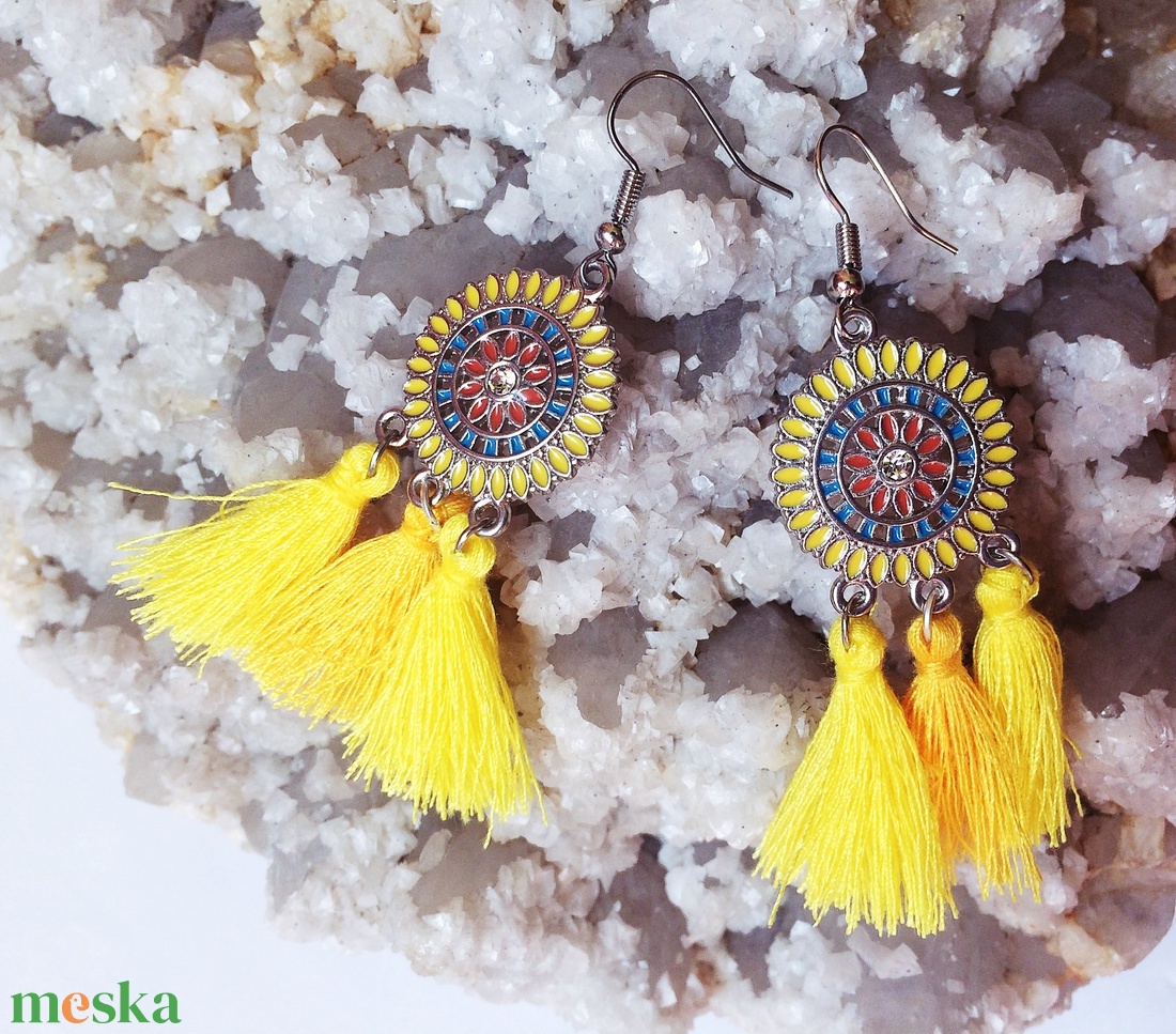 Citrom sárga bojtos fülbevaló - ékszer - fülbevaló - rojtos fülbevaló - Meska.hu Citrom sárga bojtos fülbevaló - ékszer - fülbevaló - rojtos fülbevaló - Meska.hu