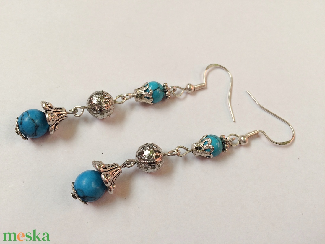 Kék howlit lógós fülbevaló ezüst díszekkel - ékszer - fülbevaló - lógó fülbevaló - Meska.hu Kék howlit lógós fülbevaló ezüst díszekkel - ékszer - fülbevaló - lógó fülbevaló - Meska.hu