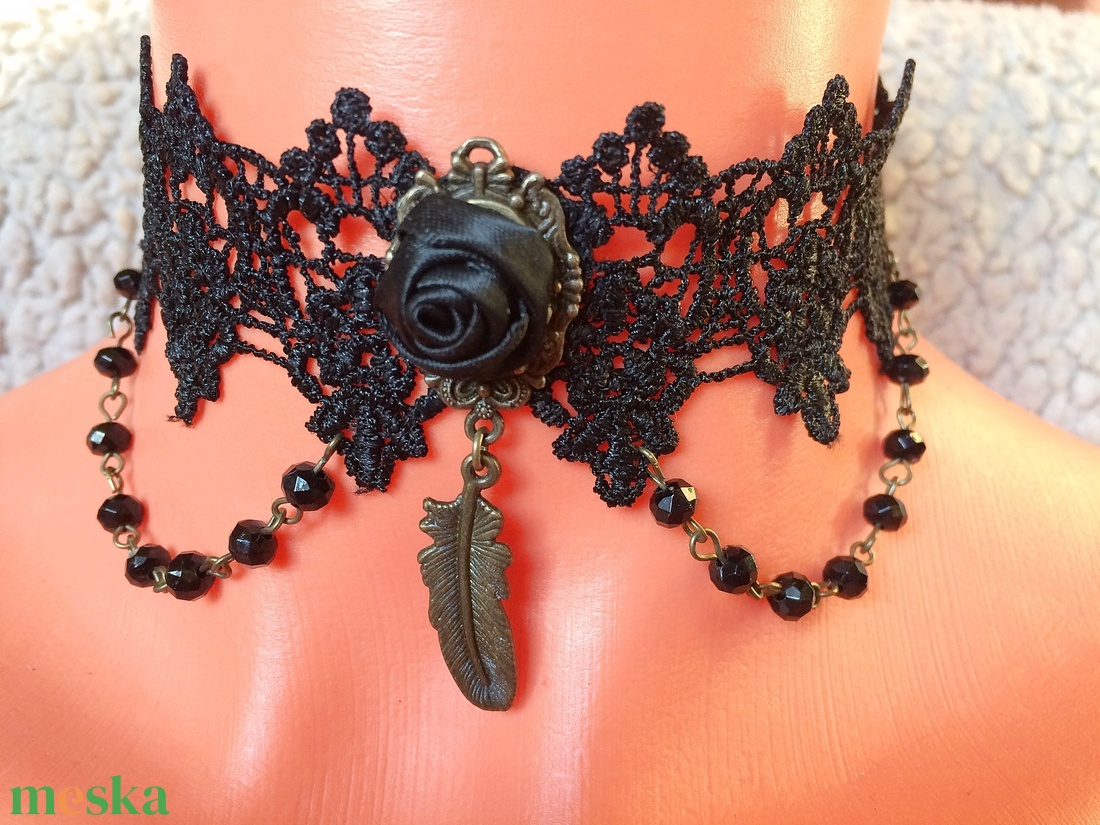 Fekete csipke nyakék rózsával és bronz toll függővel - ékszer - nyaklánc - medálos nyaklánc - Meska.hu Fekete csipke nyakék rózsával és bronz toll függővel - ékszer - nyaklánc - medálos nyaklánc - Meska.hu