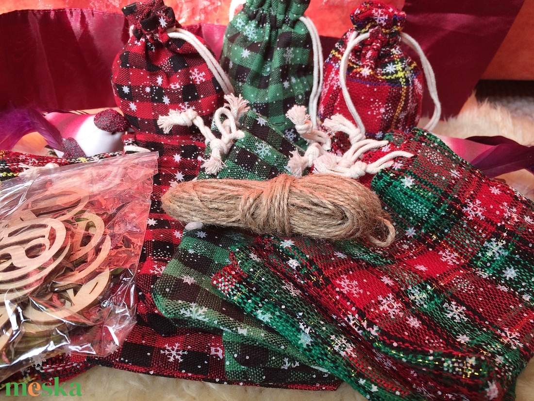 Zöld téli mintás adventi kalendárium naptár zsák 24 db  - karácsony - adventi díszek - adventi naptár - Meska.hu Zöld téli mintás adventi kalendárium naptár zsák 24 db  - karácsony - adventi díszek - adventi naptár - Meska.hu