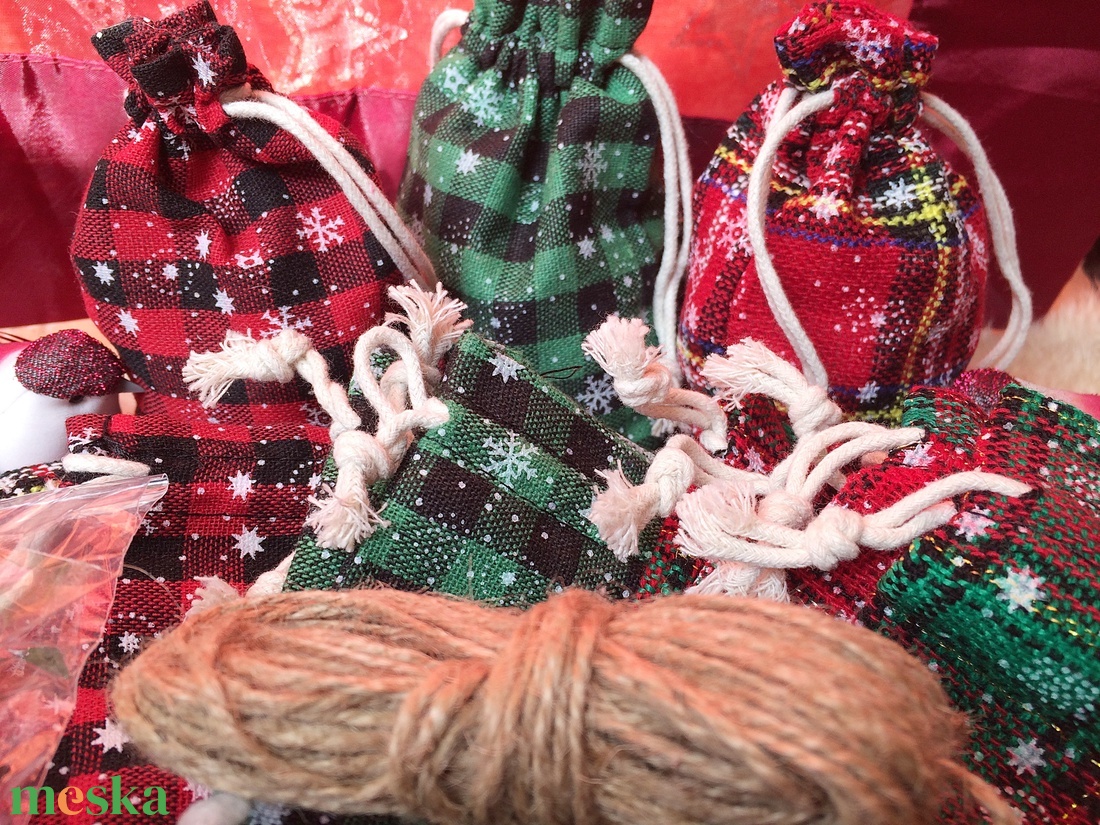 Zöld téli mintás adventi kalendárium naptár zsák 24 db  - karácsony - adventi díszek - adventi naptár - Meska.hu Zöld téli mintás adventi kalendárium naptár zsák 24 db  - karácsony - adventi díszek - adventi naptár - Meska.hu