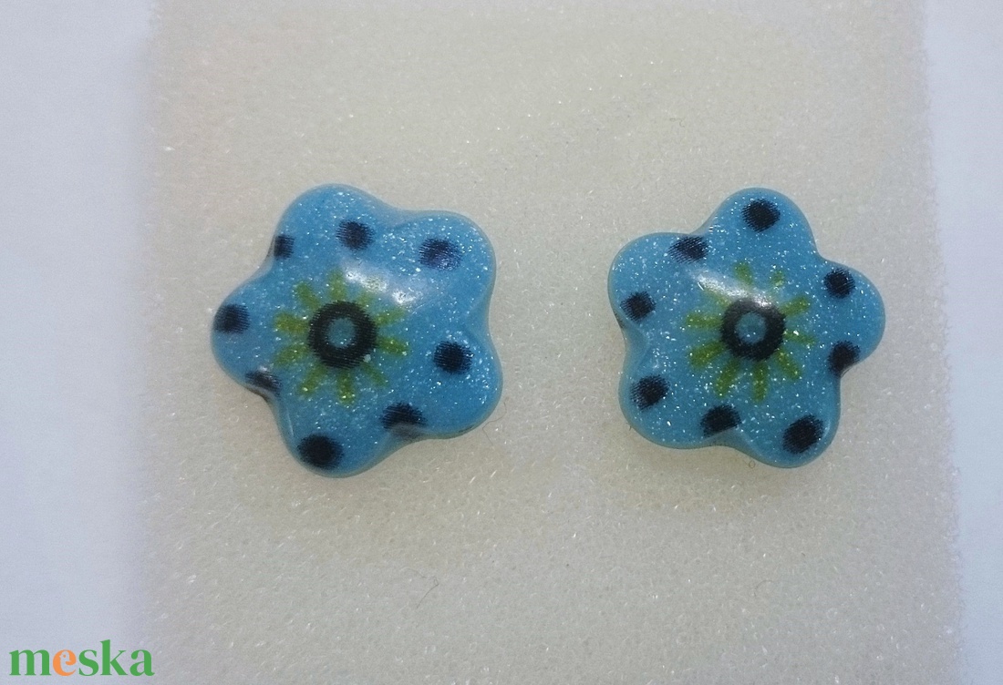 3 pár beszúrós fülbevaló sárga kék virág köves pötty - ékszer - fülbevaló - pötty fülbevaló - Meska.hu