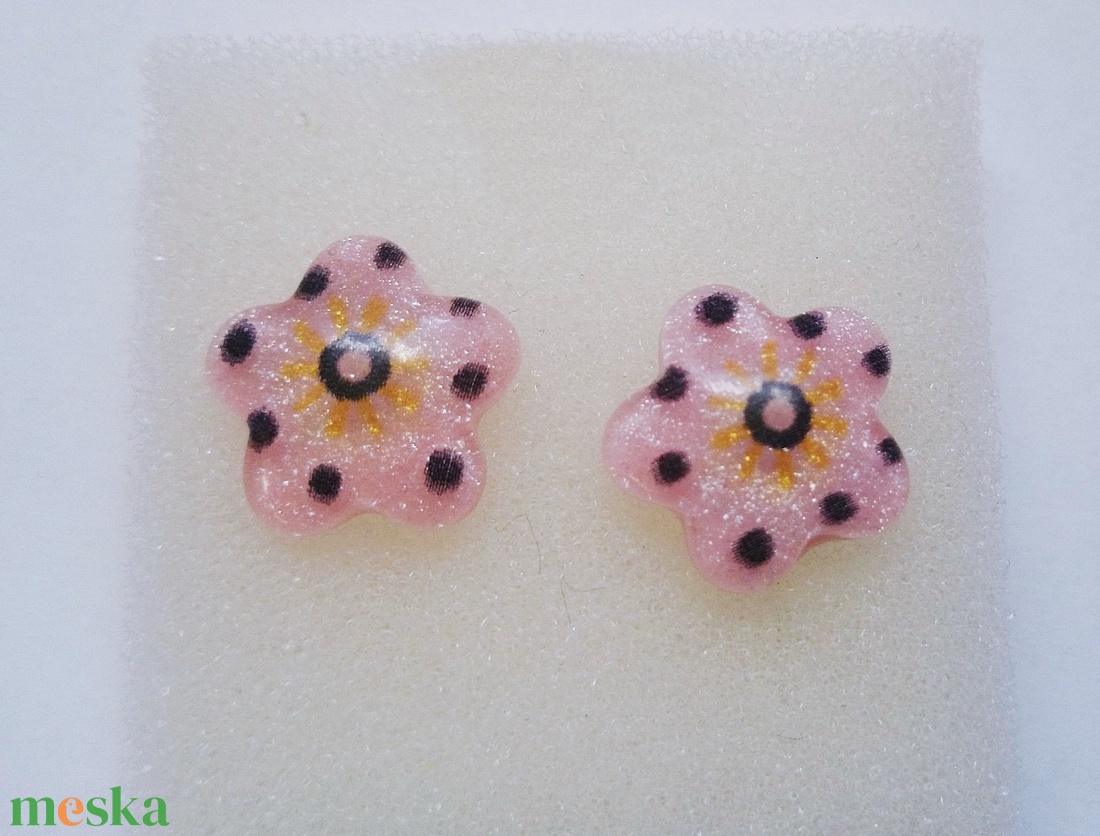3 pár beszúrós fülbevaló rózsaszín virág zöld köves  - ékszer - fülbevaló - pötty fülbevaló - Meska.hu