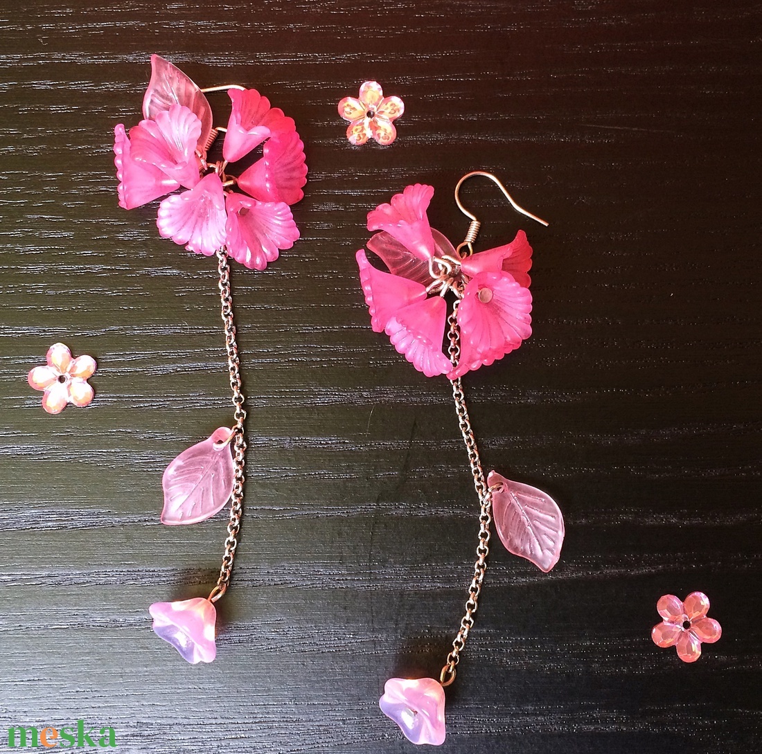 Rózsaszín virágcsokor - leveles fülbevaló  - ékszer - fülbevaló - lógó fülbevaló - Meska.hu