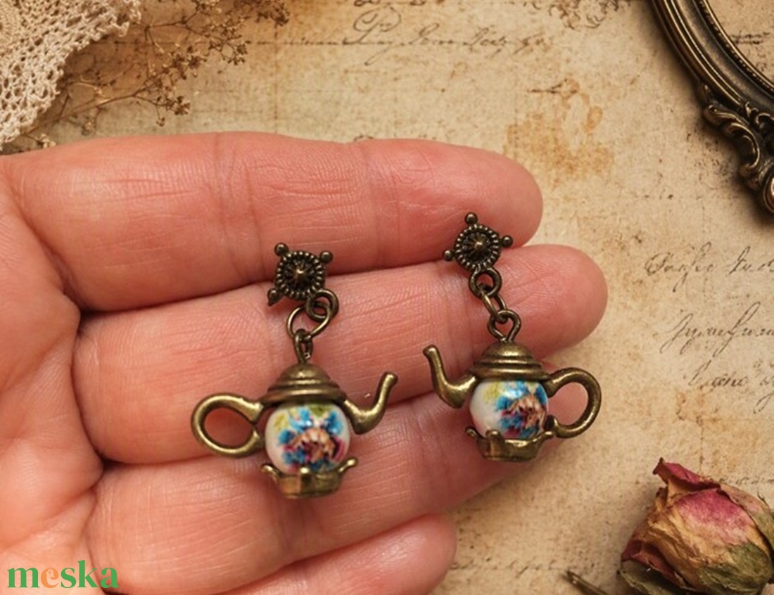 Teáskanna beszúrós vintage bronz fülbevaló - ékszer - fülbevaló - lógó fülbevaló - Meska.hu
