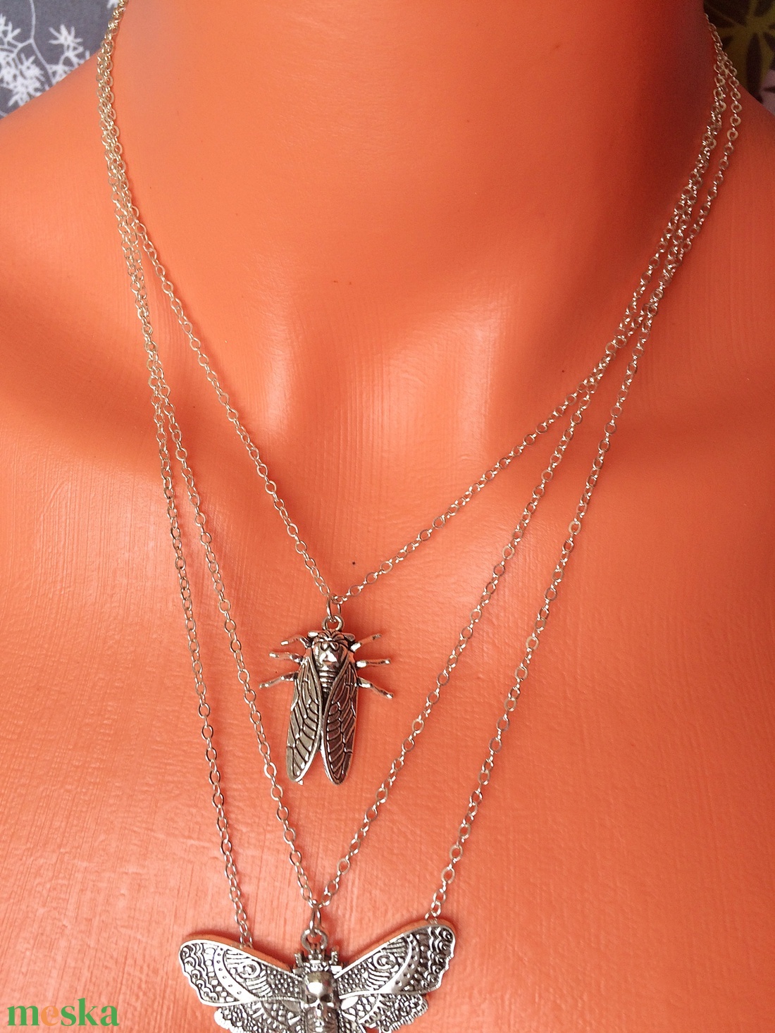 Bogár imádó 3 rétegű nyaklánc ezüst színű - ékszer - nyaklánc - medálos nyaklánc - Meska.hu