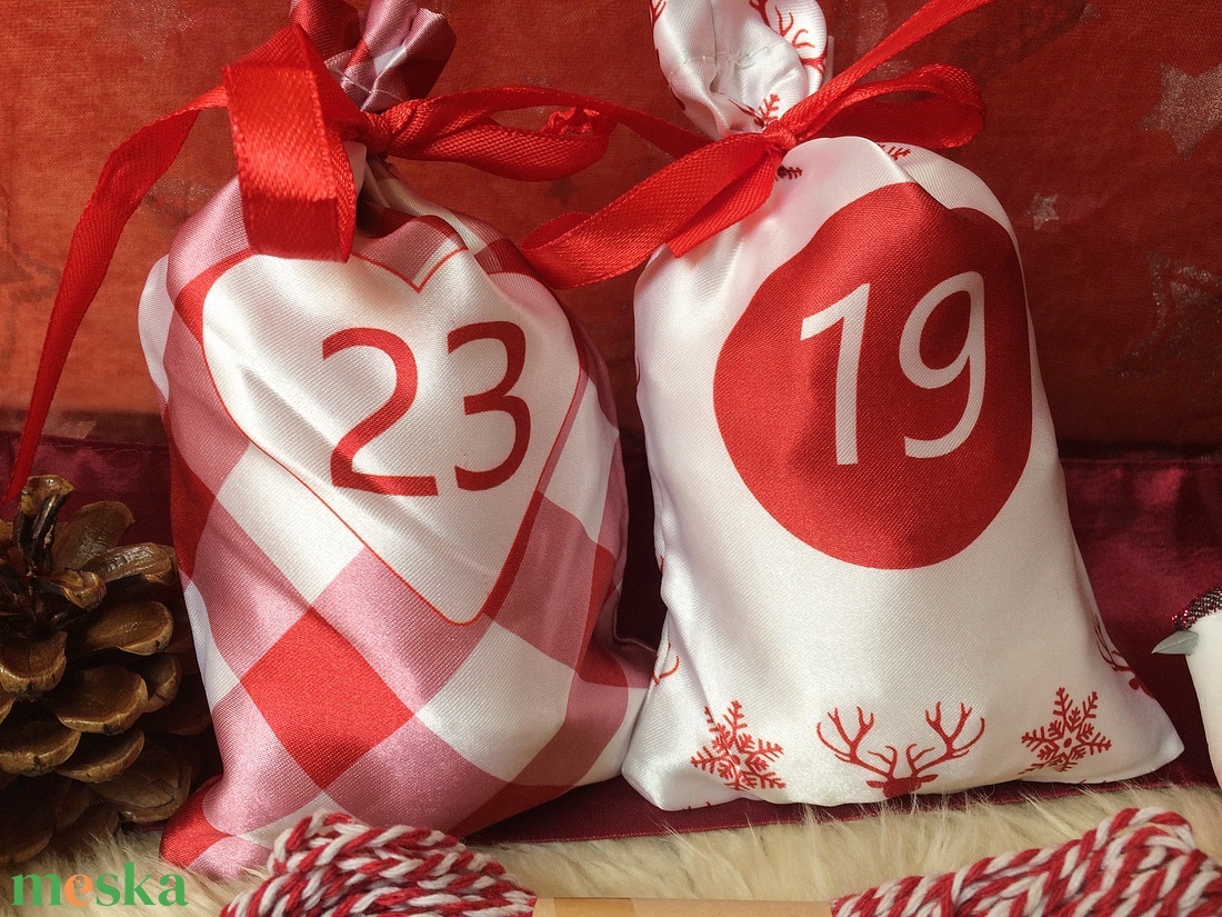 Piros-fehér adventi kalendárium naptár zsák 24 db - karácsony - adventi díszek - adventi naptár - Meska.hu