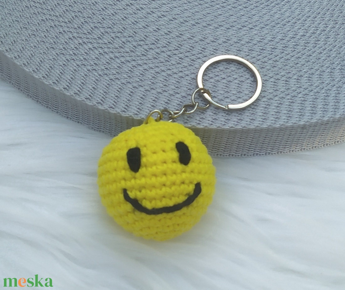 Horgolt emoji kulcstartó - táska & tok - kulcstartó & táskadísz - kulcstartó - Meska.hu Horgolt emoji kulcstartó - táska & tok - kulcstartó & táskadísz - kulcstartó - Meska.hu