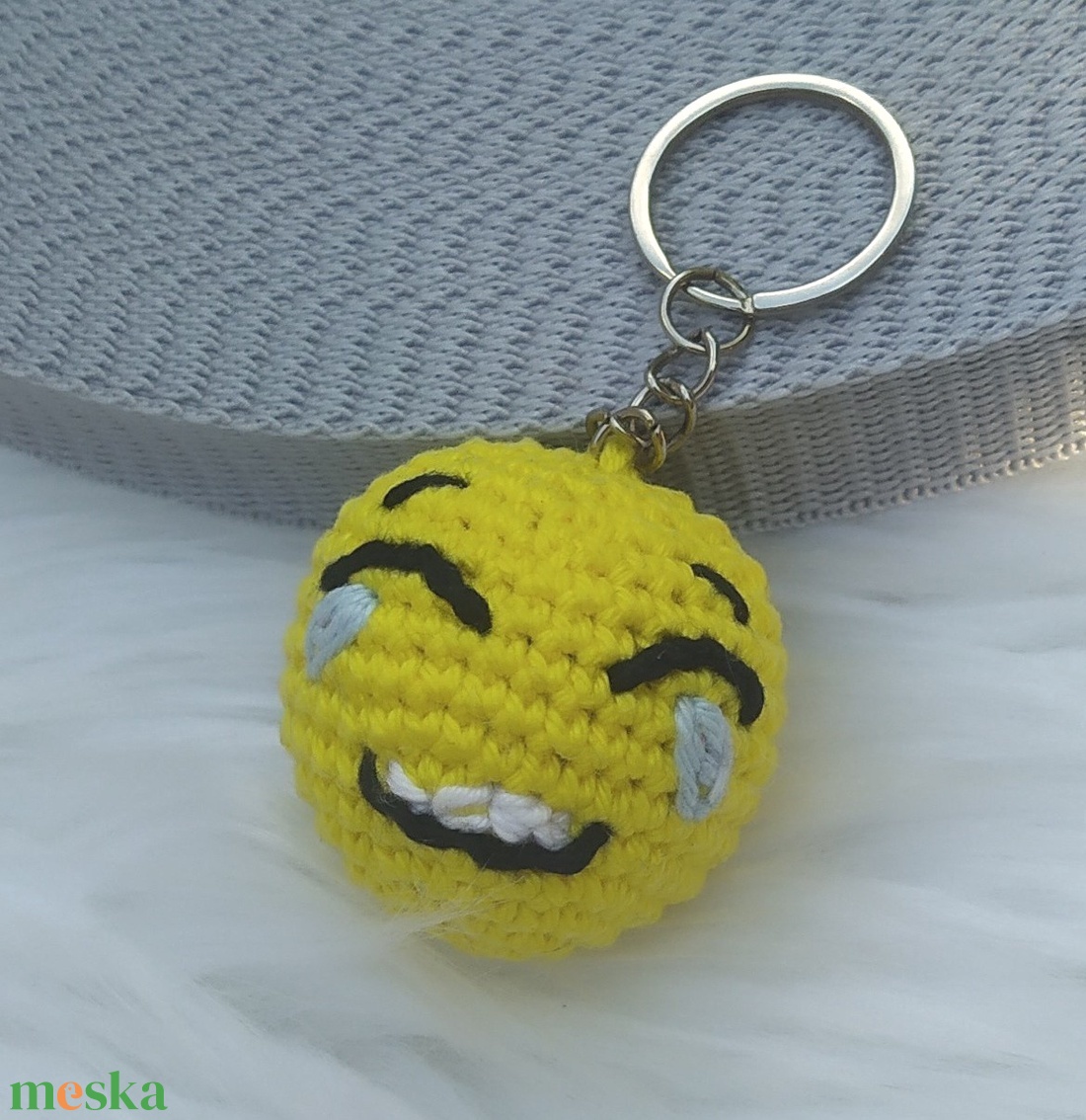 Horgolt emoji kulcstartó - táska & tok - kulcstartó & táskadísz - táskadísz - Meska.hu Horgolt emoji kulcstartó - táska & tok - kulcstartó & táskadísz - táskadísz - Meska.hu