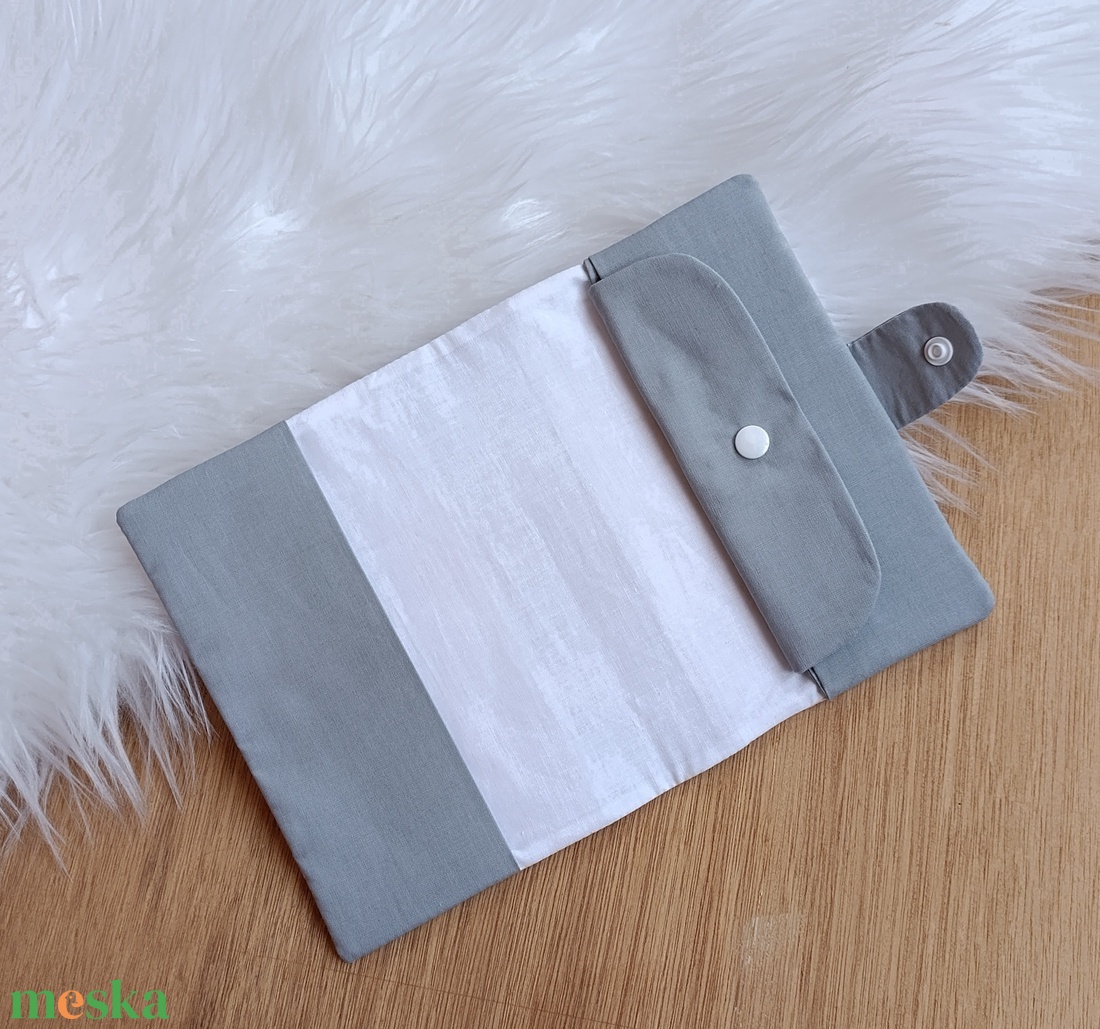 Kártyatartós egészségügyi kiskönyv borító - baba - mama - babaemlékek - egészségügyi kiskönyv borító - Meska.hu