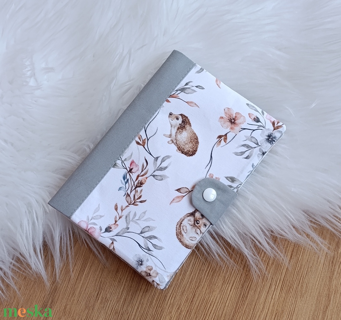 Kártyatartós egészségügyi kiskönyv borító - otthon & életmód - papír, írószer - egészségügyi kiskönyv borító - Meska.hu