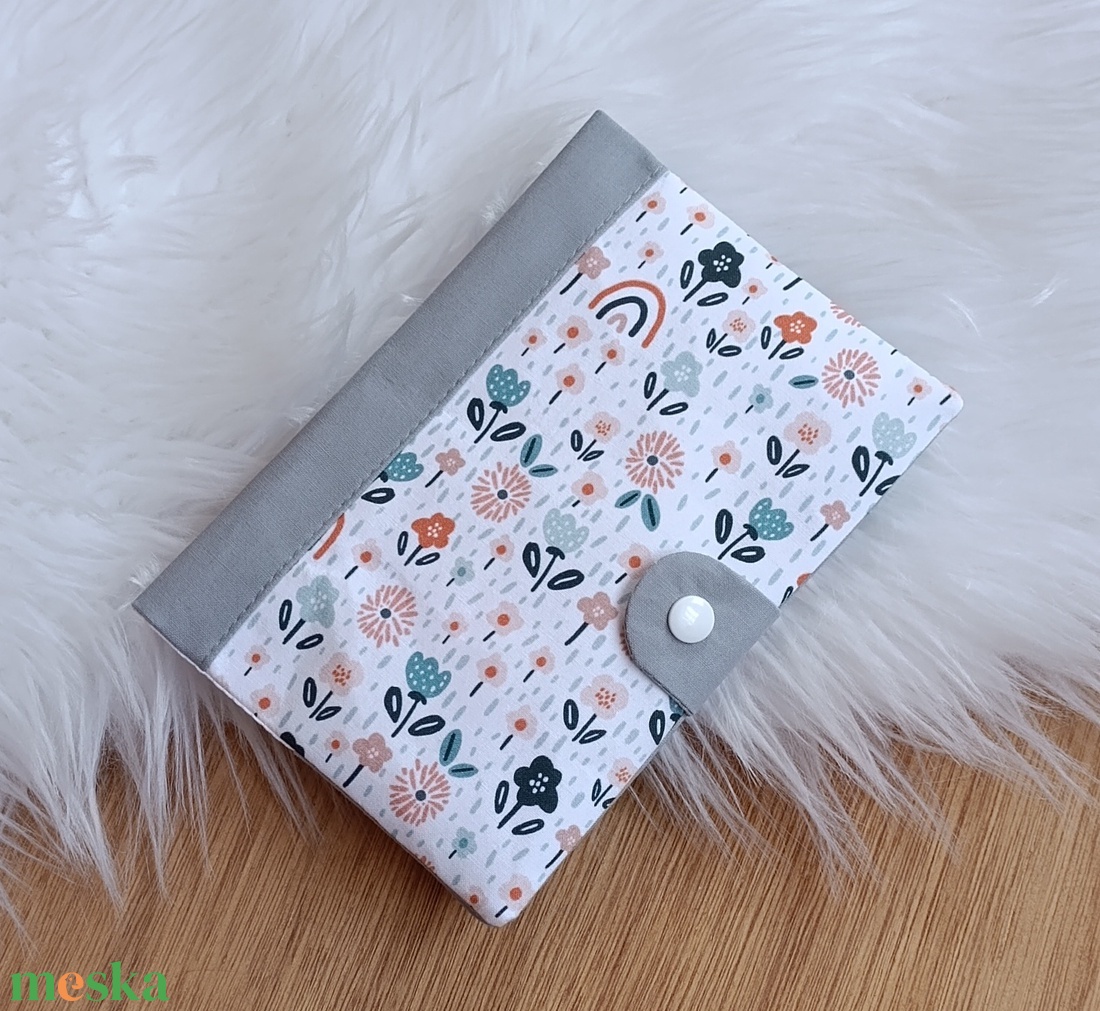 Kártyatartós egészségügyi kiskönyv borító - otthon & életmód - papír, írószer - egészségügyi kiskönyv borító - Meska.hu