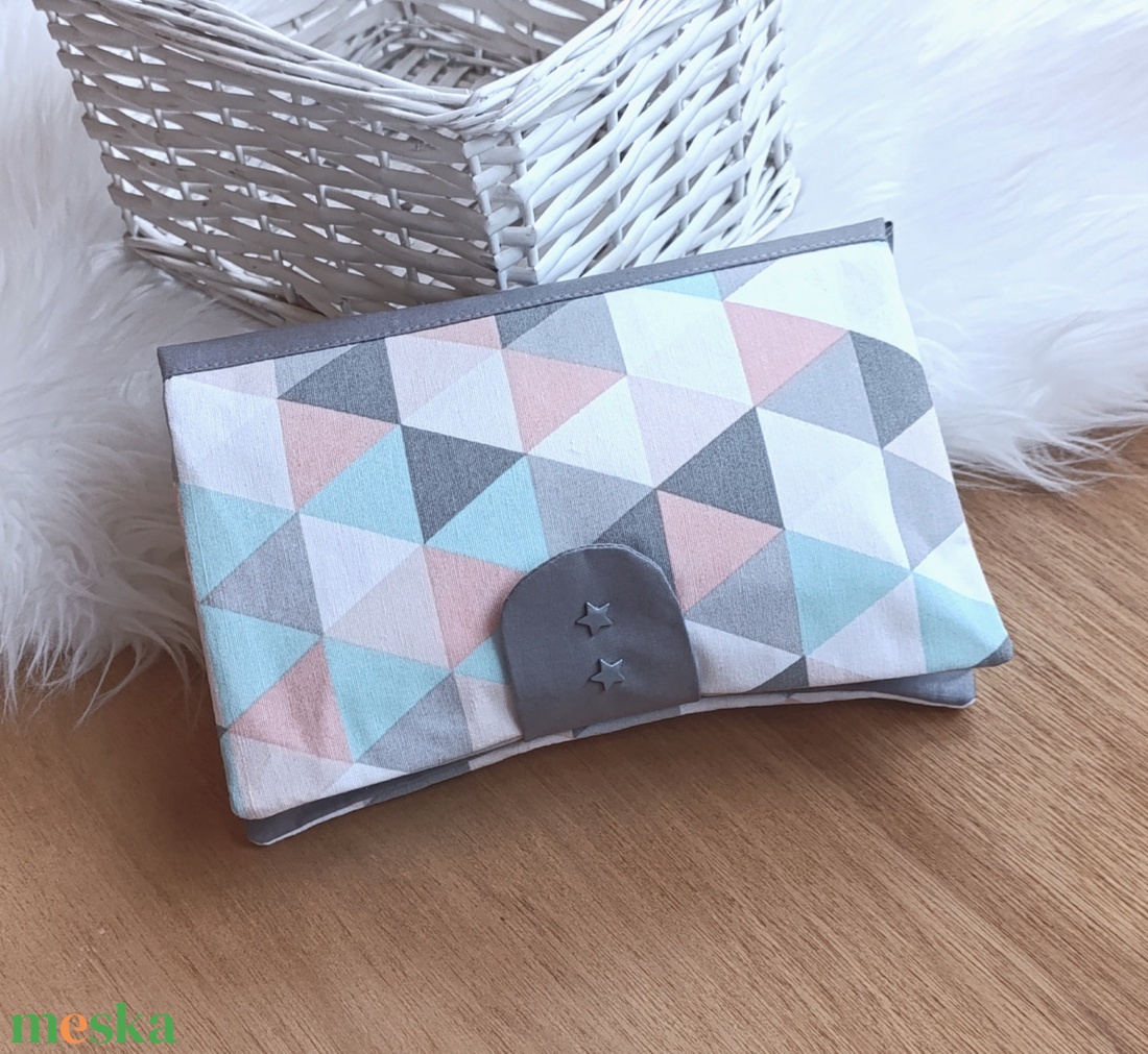 Pelenkatáska, pelenkázó neszeszer - táska & tok - pelenkatáska - pelenkatartó tok - Meska.hu