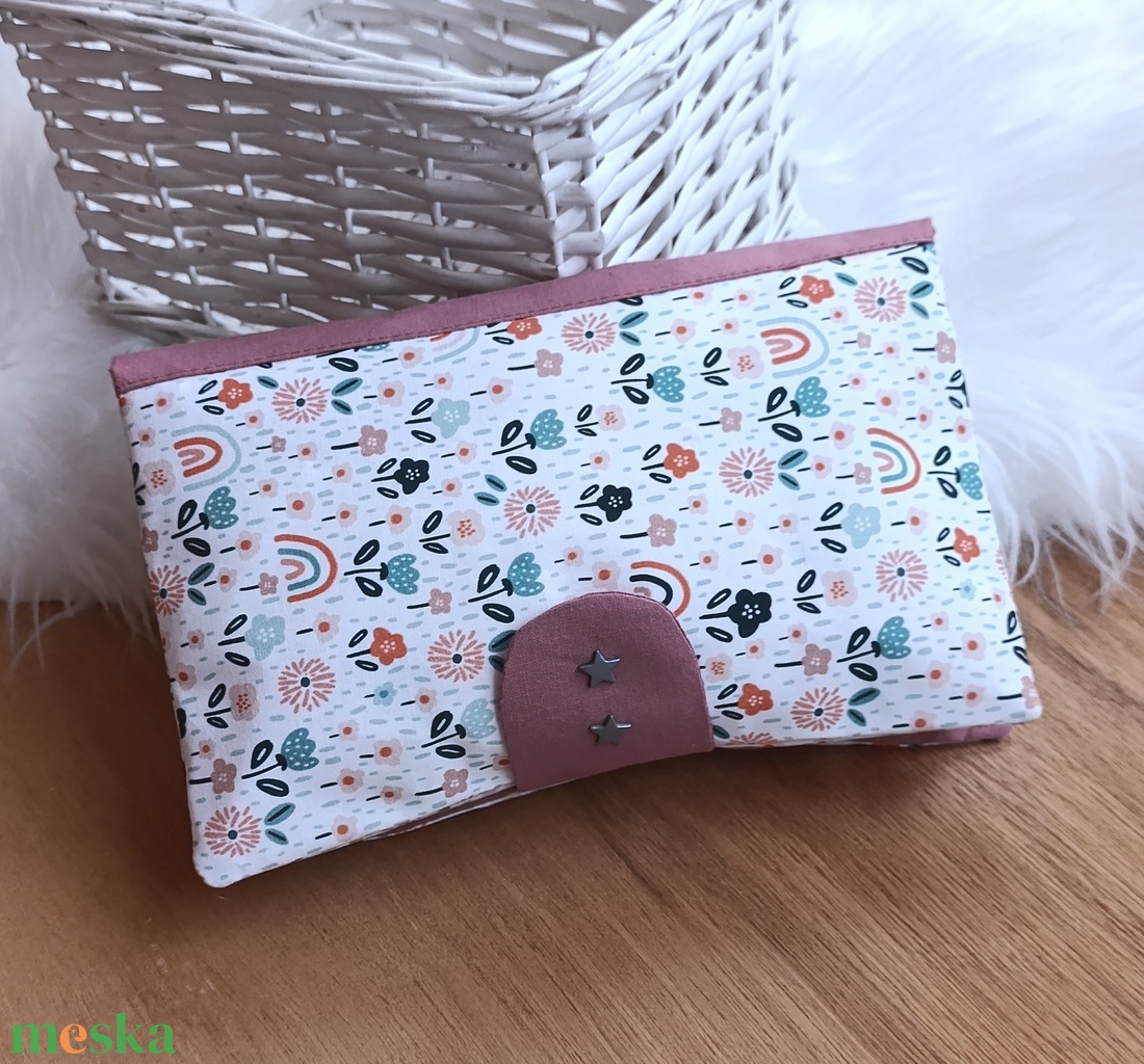 Pelenkatáska, pelenkázó neszeszer - baba - mama - pelenkázó, babafürdető kellékek - pelenkázó neszeszer, pelenkatartó - Meska.hu