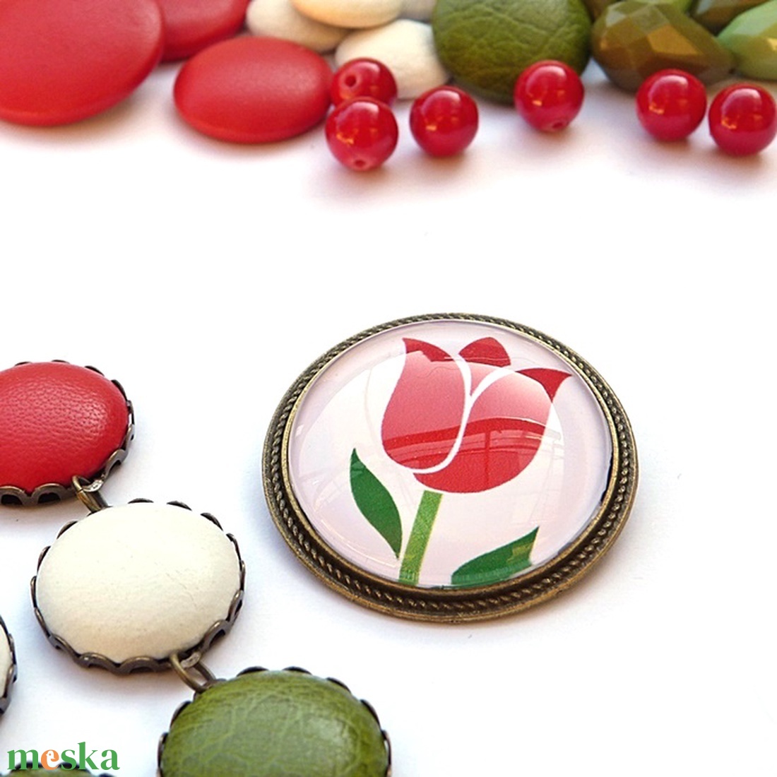 Nemzetiszínű kitűző, kokárda, tulipán (bronz) - ékszer - kitűző és bross - Meska.hu