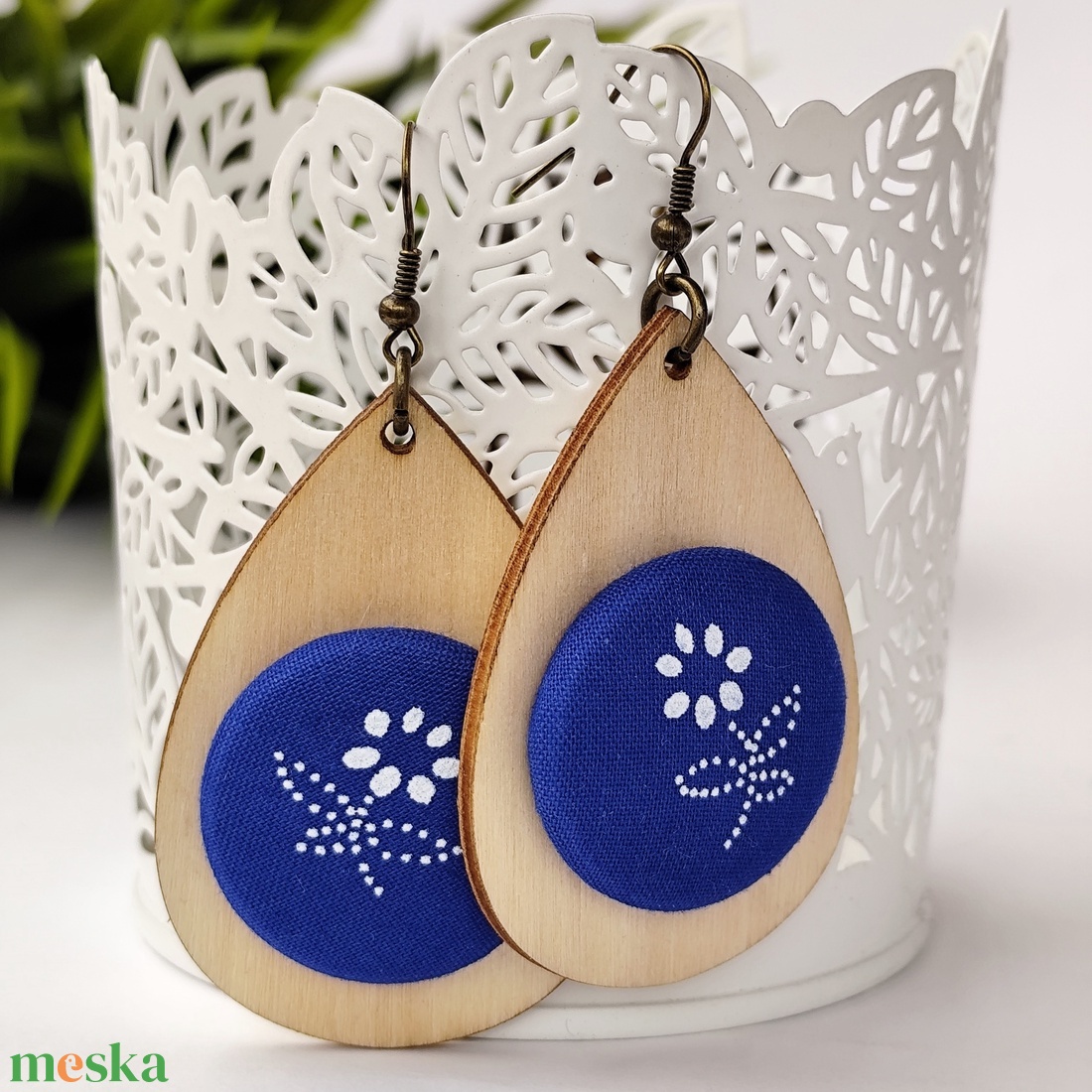 Kékfestő fa-textil fülbevaló - ékszer - fülbevaló - lógó fülbevaló - Meska.hu