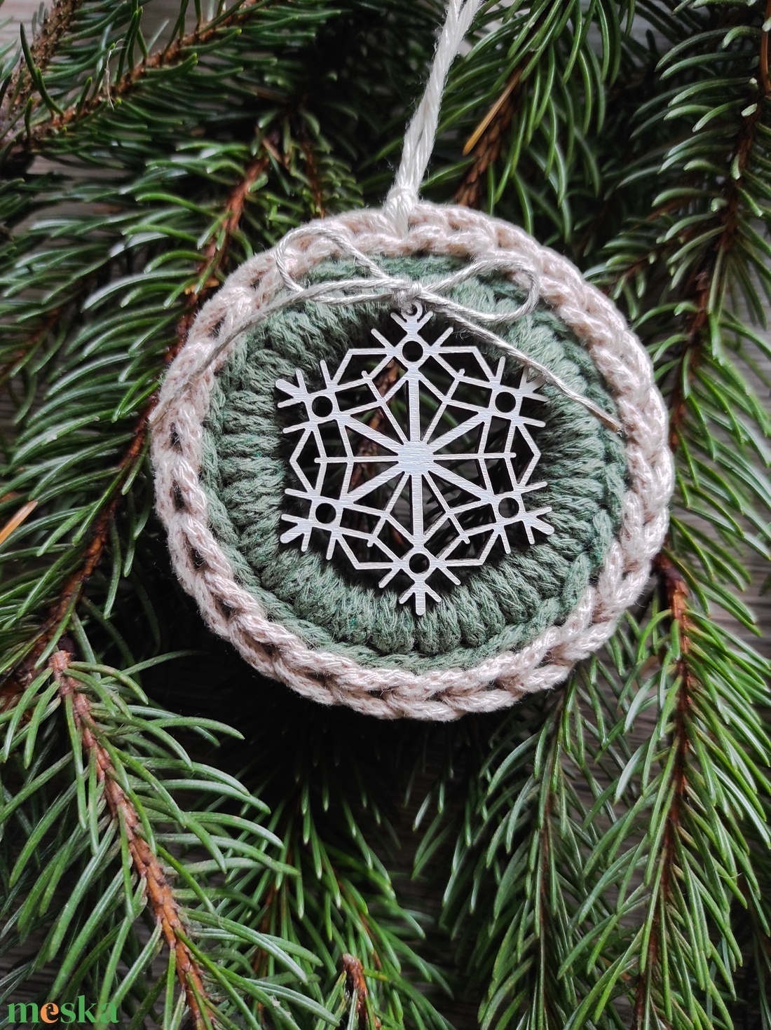 Horgolt karácsonyfadísz szett bézs-eukaliptusz színben - karácsony - karácsonyi lakásdekoráció - karácsonyfadíszek - Meska.hu