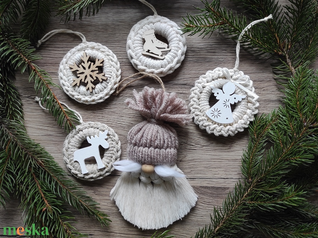 Horgolt karácsonyfadísz szett natúr-bézs színben - karácsony - karácsonyi lakásdekoráció - karácsonyfadíszek - Meska.hu