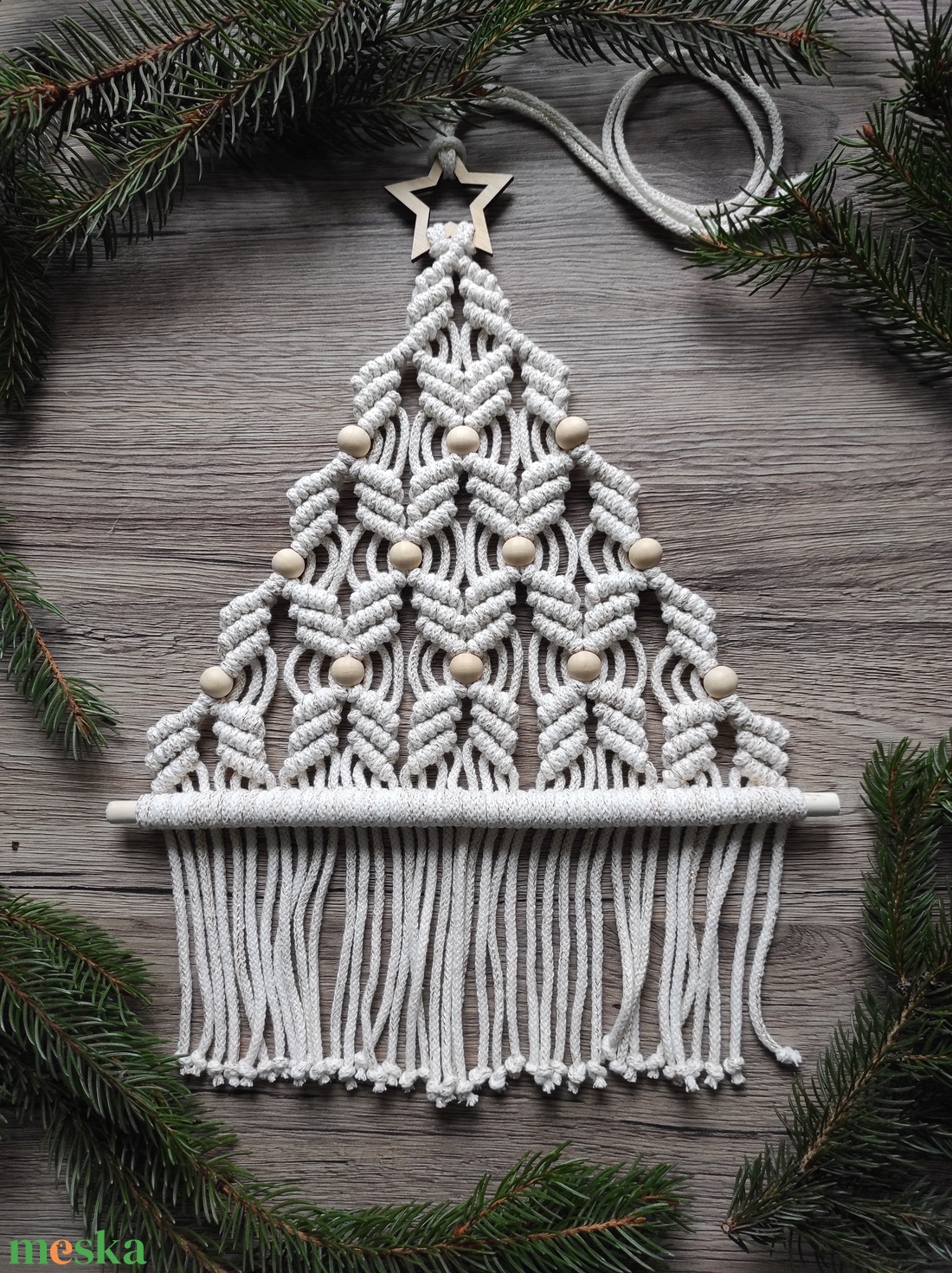 Makramé karácsonyfa ( natúr-arany színben ) - karácsony - karácsonyi lakásdekoráció - karácsonyi lakásdíszek - Meska.hu