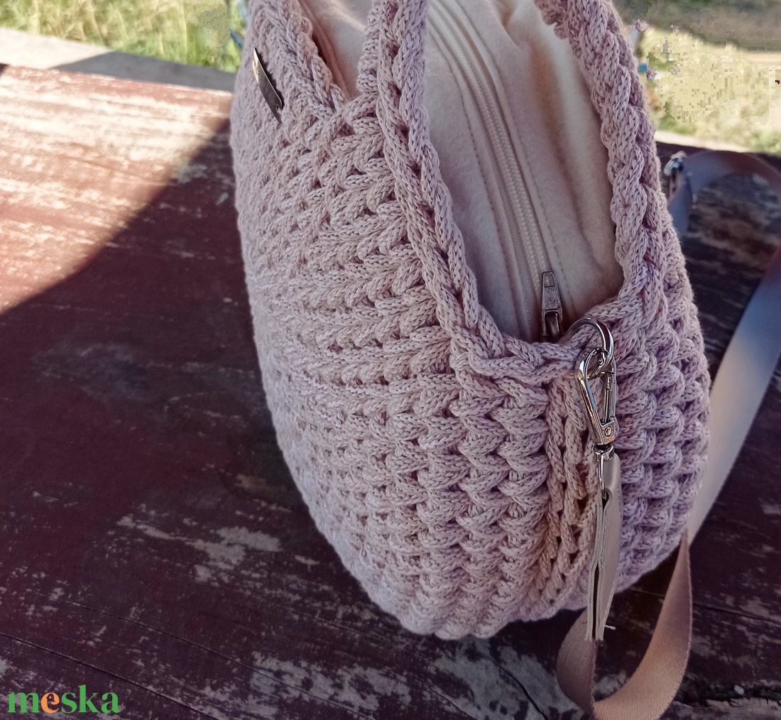 Női körtáska crossbody pánttal - táska & tok - kézitáska & válltáska - válltáska - Meska.hu