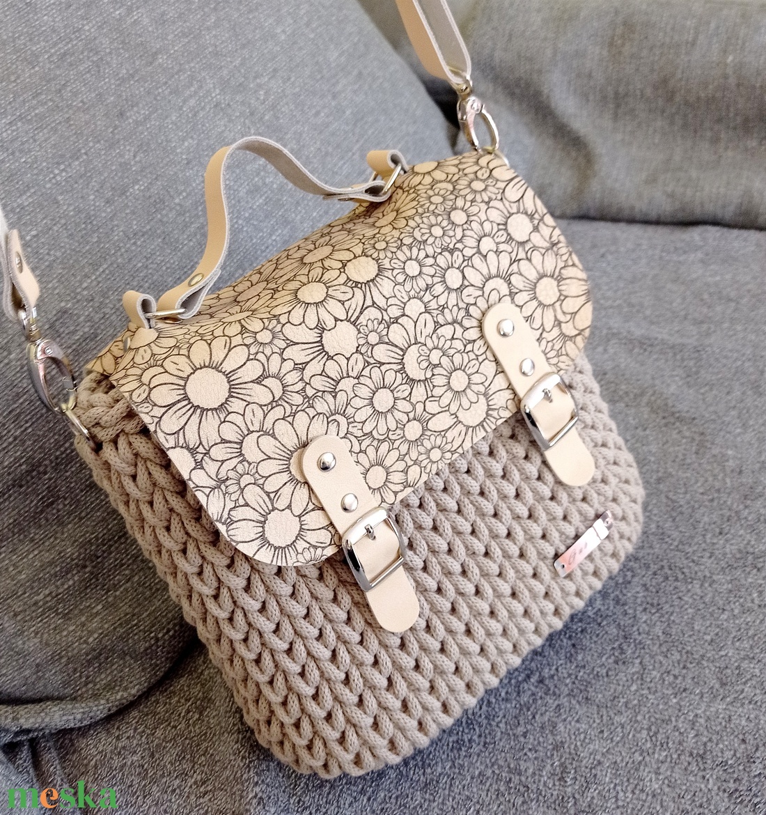 Virágos horgolt táska - táska & tok - kézitáska & válltáska - vállon átvethető táska - Meska.hu