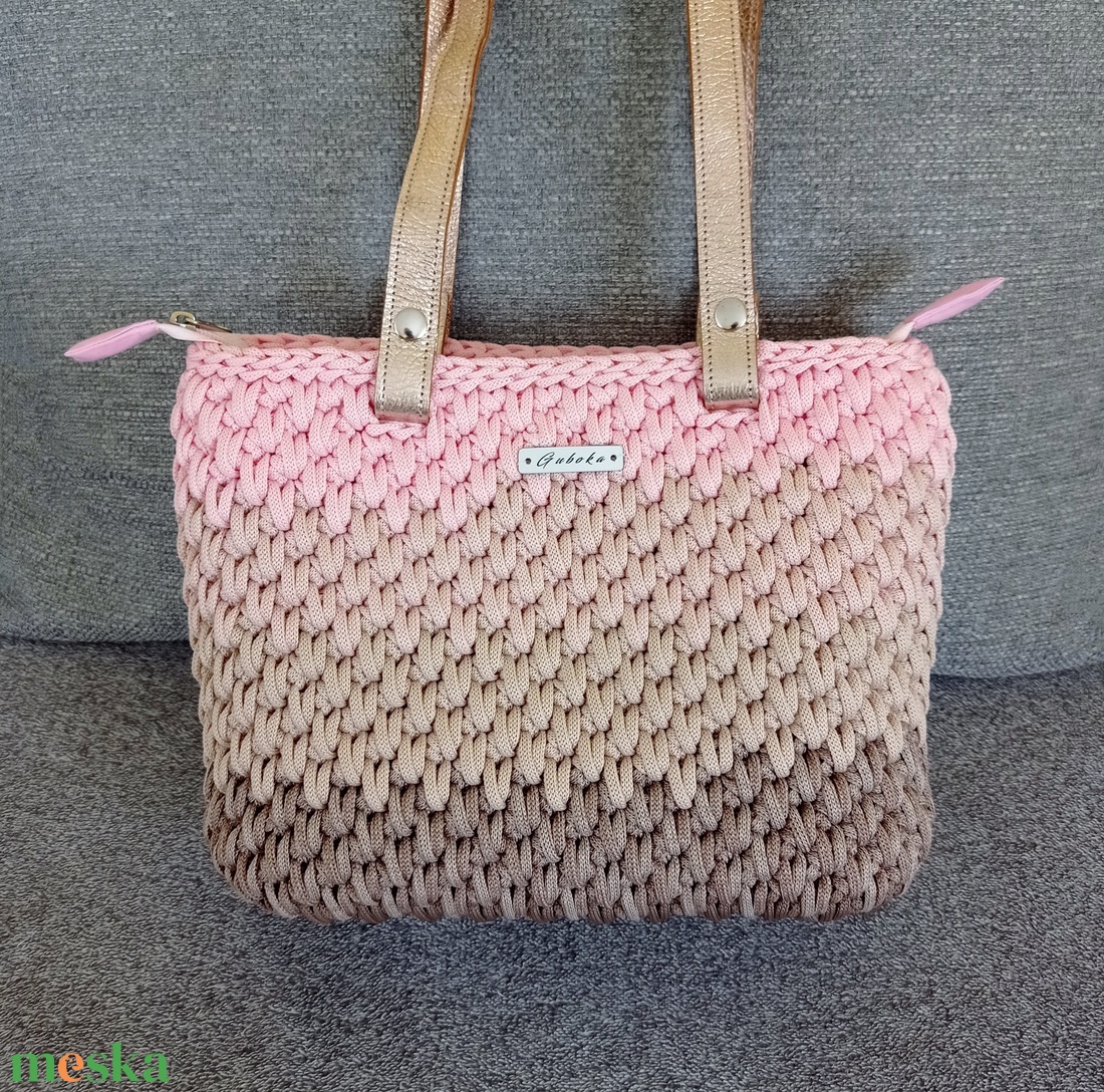 Női horgolt válltáska, rosegold pánttal - táska & tok - kézitáska & válltáska - válltáska - Meska.hu