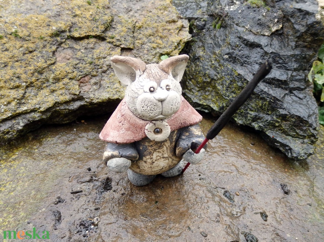 Vándormancs kerámia cica füstölőtartóval - művészet - szobor - kerámia - Meska.hu
