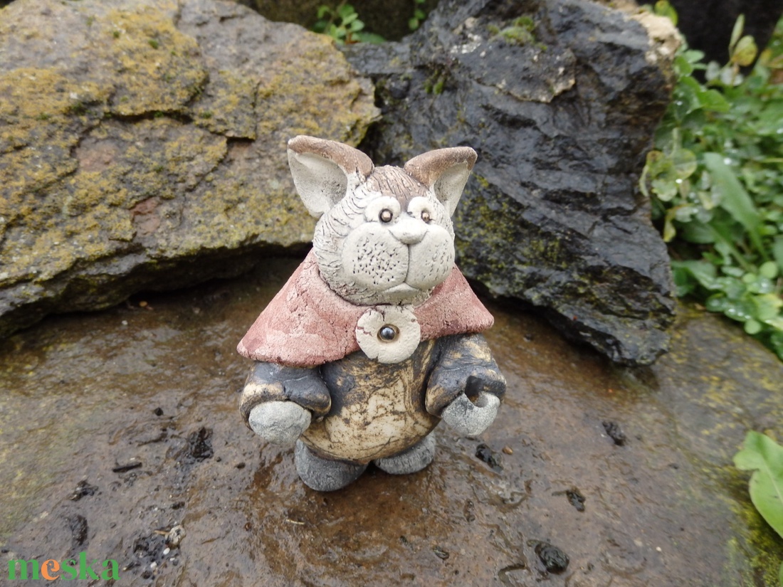 Vándormancs kerámia cica füstölőtartóval - művészet - szobor - kerámia - Meska.hu