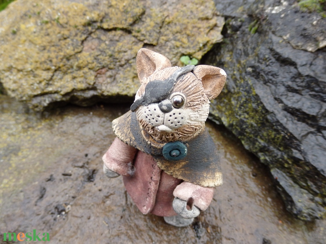 Csonkafülű Tekergő kerámia cica füstölőtartóval - művészet - szobor - kerámia - Meska.hu