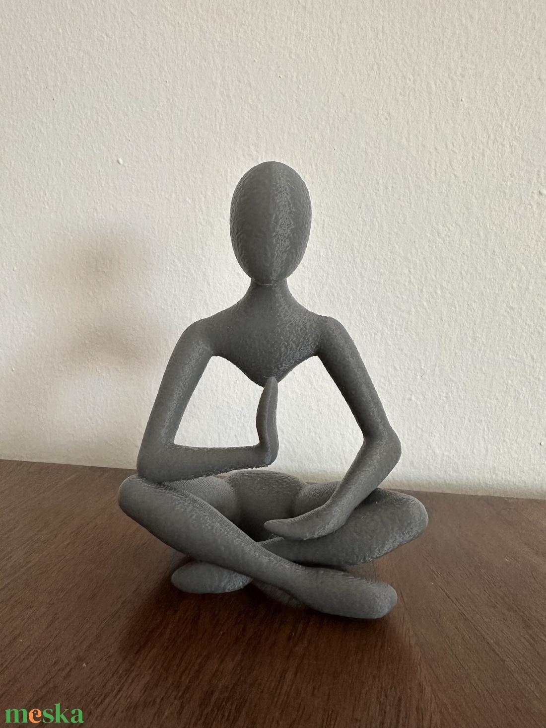 Meditáló figura modern, minimalista 3D nyomtatott szobor - otthon & életmód - dekoráció - asztal és polc dekoráció - asztaldísz - Meska.hu Meditáló figura modern, minimalista 3D nyomtatott szobor - otthon & életmód - dekoráció - asztal és polc dekoráció - asztaldísz - Meska.hu