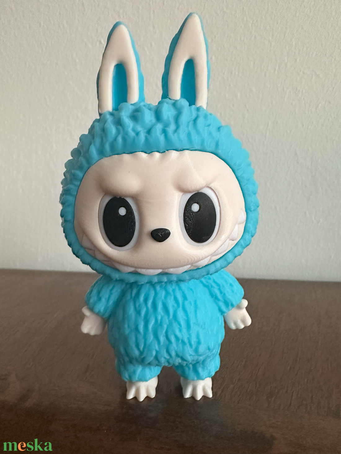 Labubu stílusú 3D nyomtatott figura (egyedi színben is kérhető) - kellékek & szerszámok - dekorációs kellékek - figurák - Meska.hu