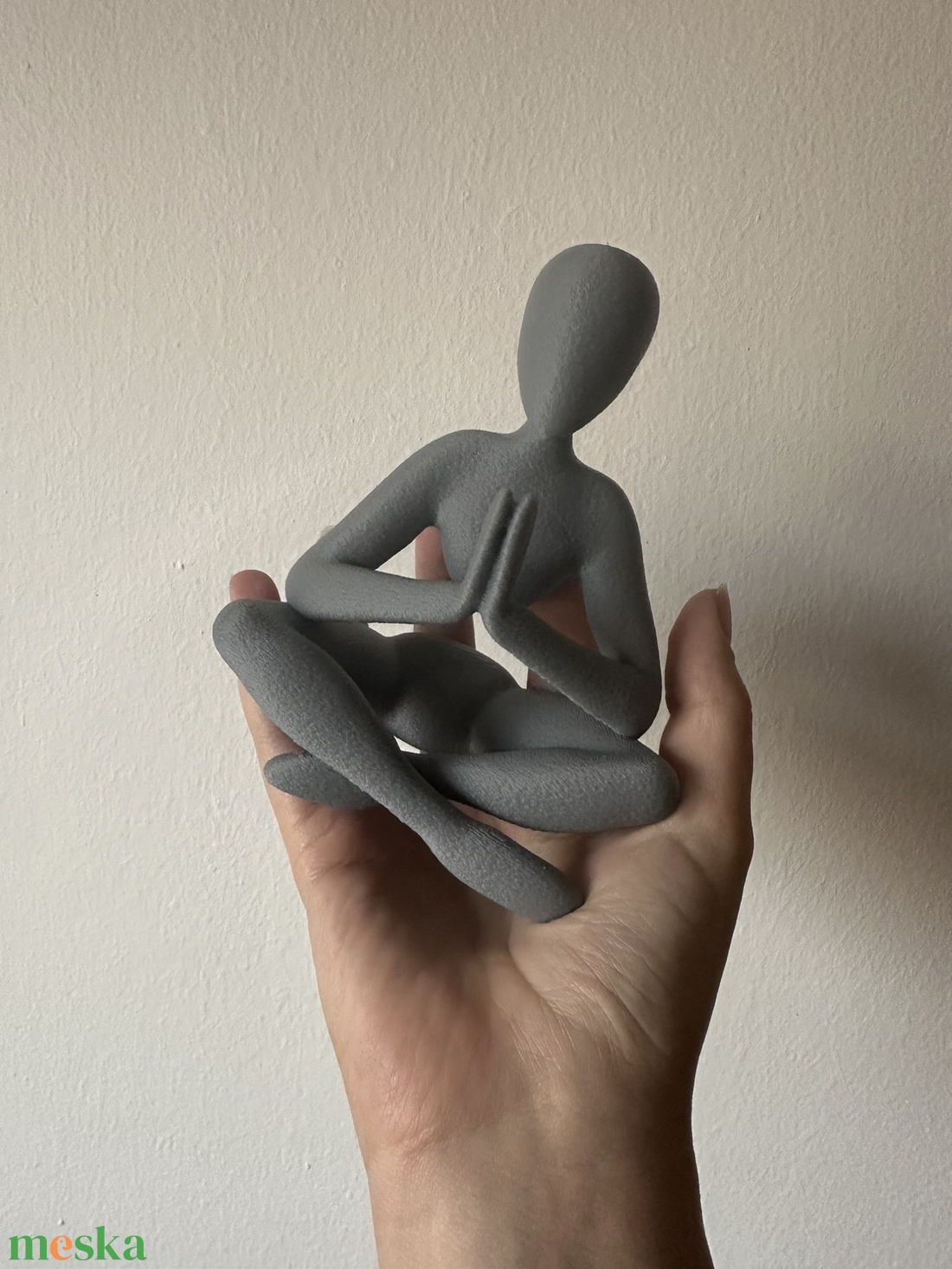 Meditáló figura  modern stílusú, 3D nyomtatott dekoráció - otthon & életmód - dekoráció - asztal és polc dekoráció - asztaldísz - Meska.hu