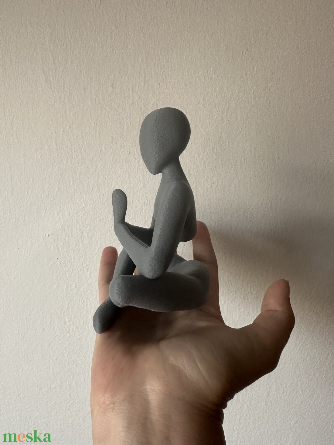 Meditáló figura  modern stílusú, 3D nyomtatott dekoráció - otthon & életmód - dekoráció - asztal és polc dekoráció - asztaldísz - Meska.hu