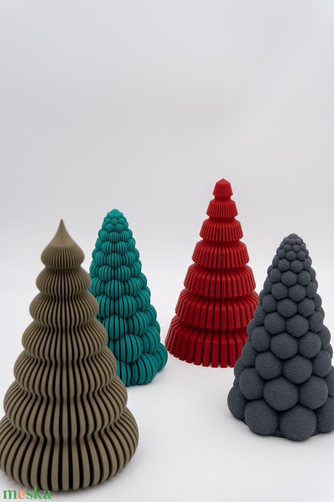 Modern csíkozott karácsonyfa - LED teamécsessel - karácsony - karácsonyi lakásdekoráció - karácsonyfa, grincsfa - Meska.hu