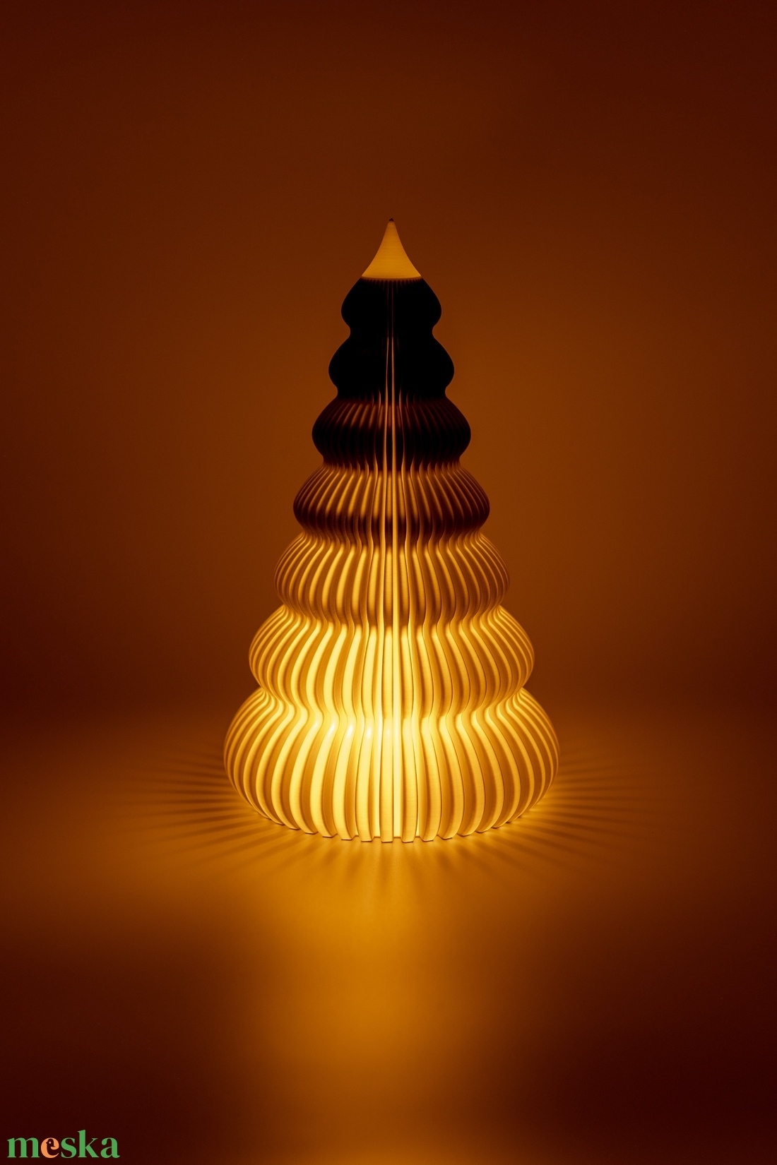 Modern csíkos karácsonyfa - LED teamécsessel - karácsony - karácsonyi lakásdekoráció - karácsonyfa, grincsfa - Meska.hu