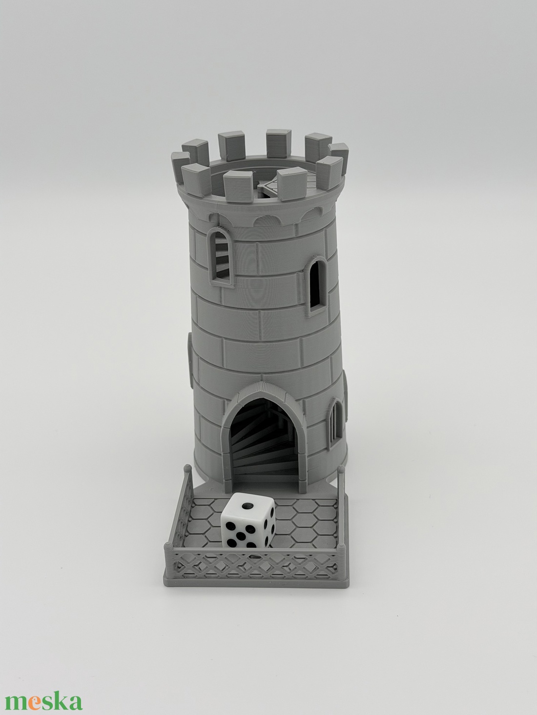 Klasszikus dobókocka torony - játék & sport - táblajáték és kártyajáték - társasjátékok - dobókocka - Meska.hu