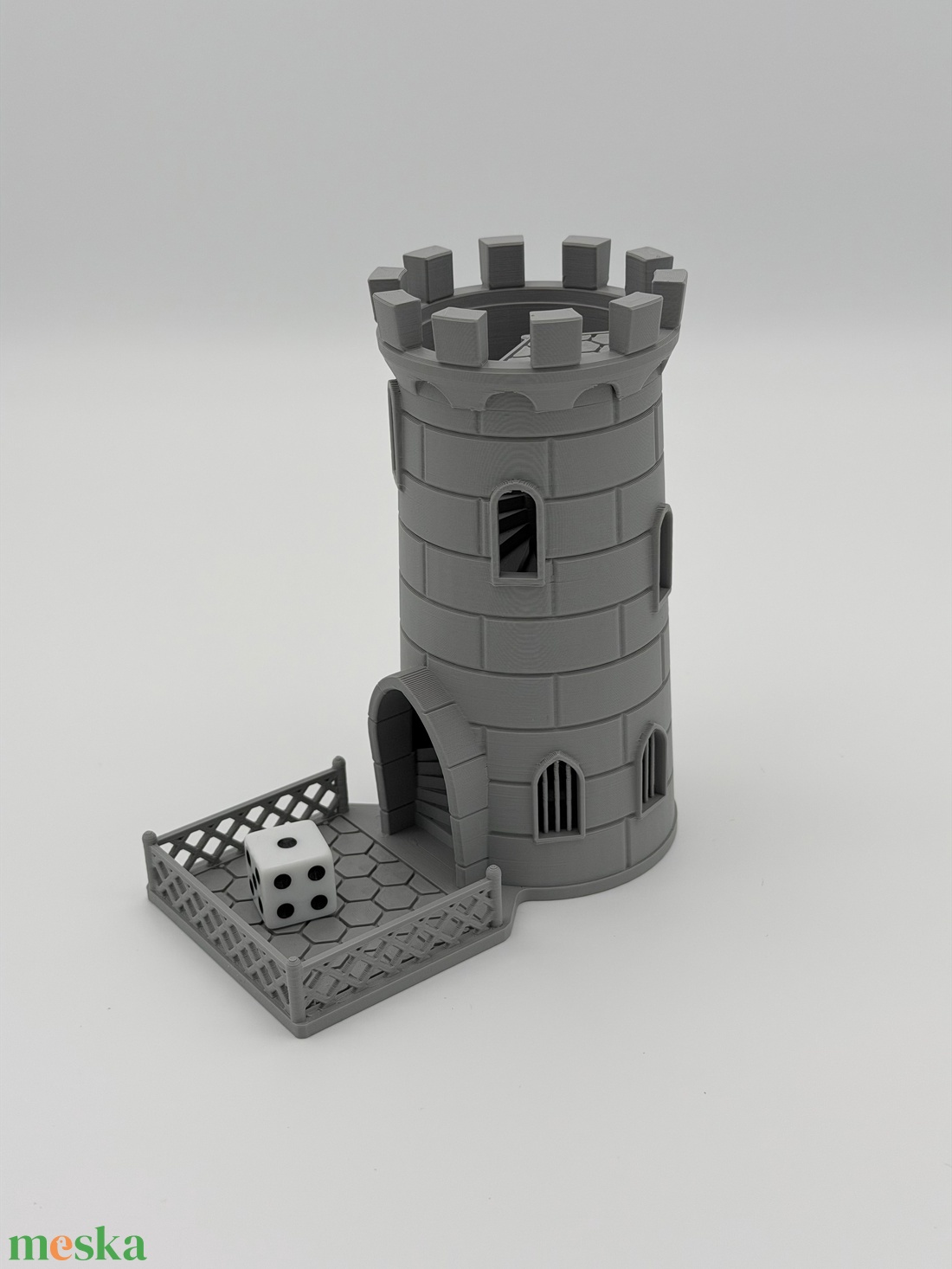 Klasszikus dobókocka torony - játék & sport - táblajáték és kártyajáték - társasjátékok - dobókocka - Meska.hu