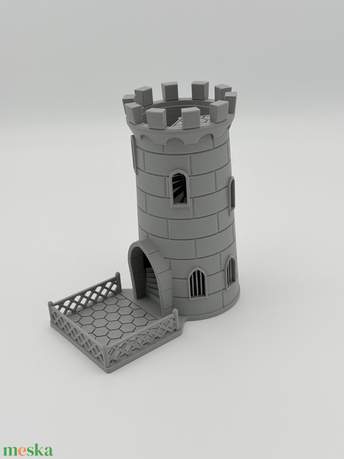 Klasszikus dobókocka torony - játék & sport - táblajáték és kártyajáték - társasjátékok - dobókocka - Meska.hu