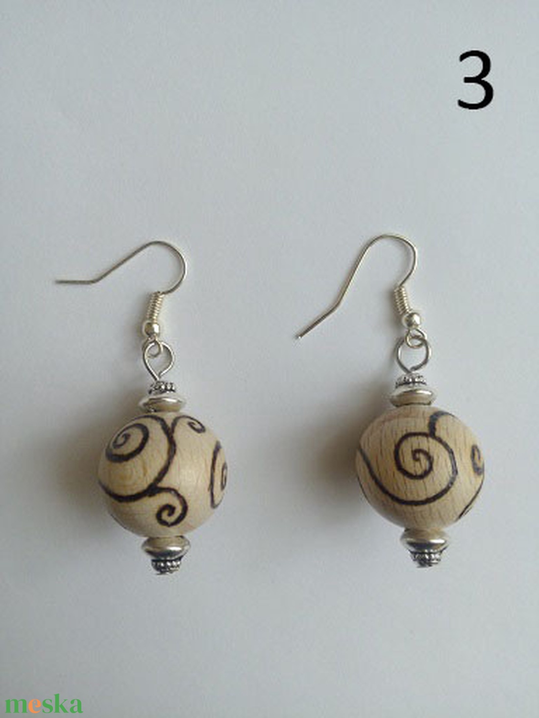 Mintás, fa fülbevaló - pirográf technikával - ékszer - fülbevaló - lógó fülbevaló - Meska.hu