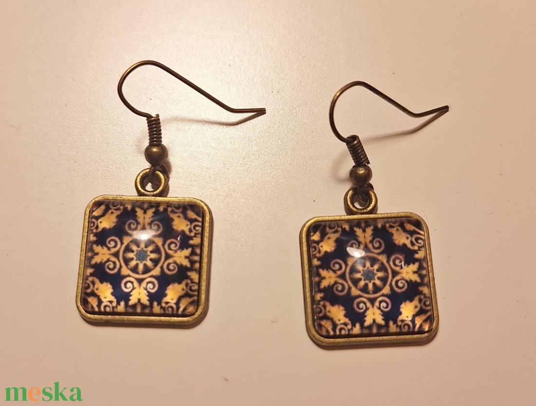 Fülbevaló - sárga-fekete mintás - ékszer - fülbevaló - lógó fülbevaló - Meska.hu