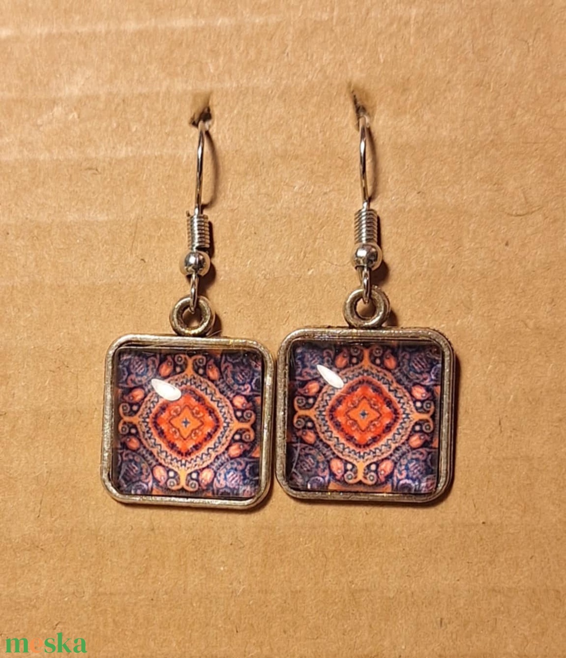 Fülbevaló - piros-kék mintás - ékszer - fülbevaló - lógó fülbevaló - Meska.hu