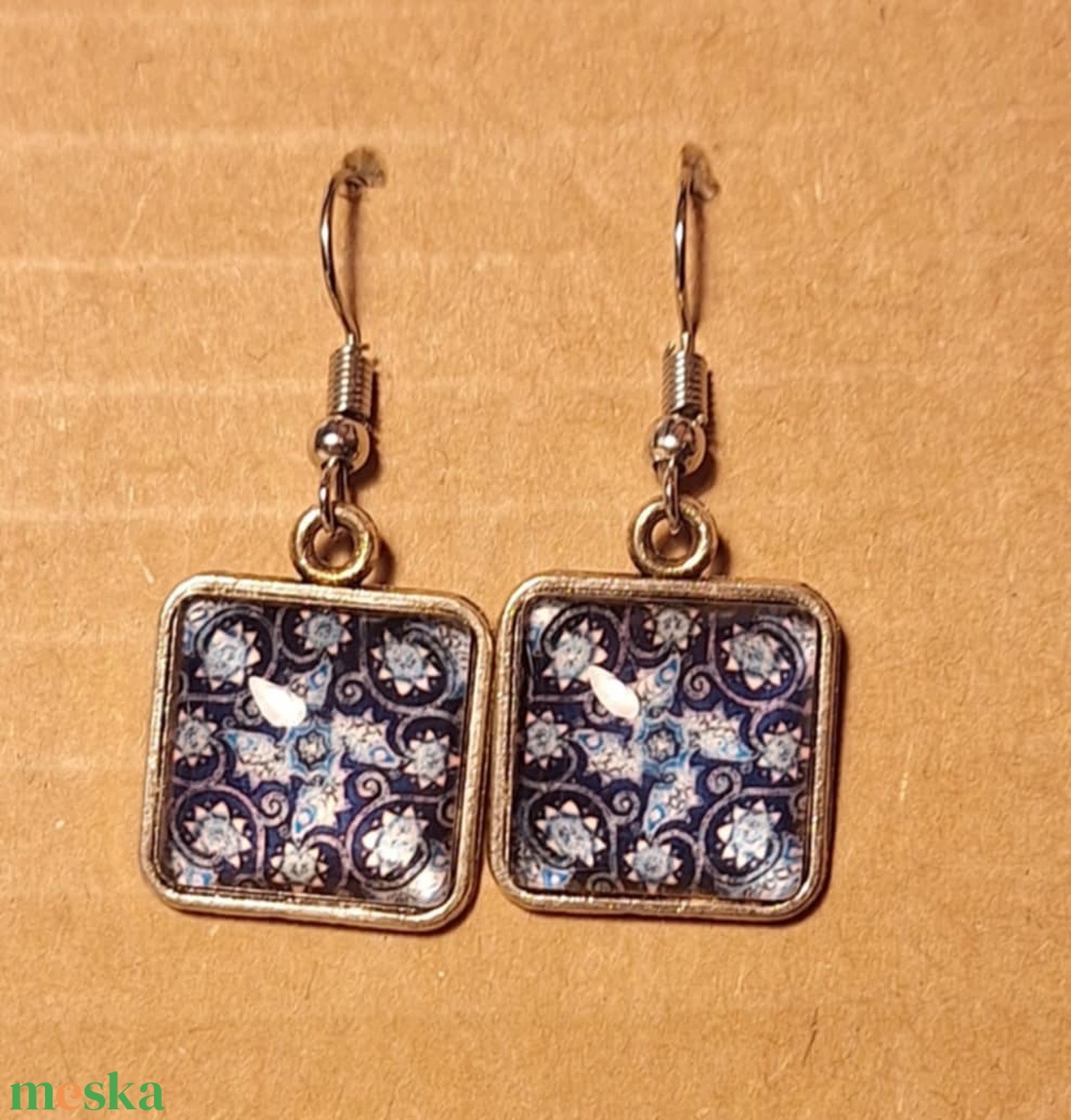 Fülbevaló - kék mintás - ékszer - fülbevaló - lógó fülbevaló - Meska.hu