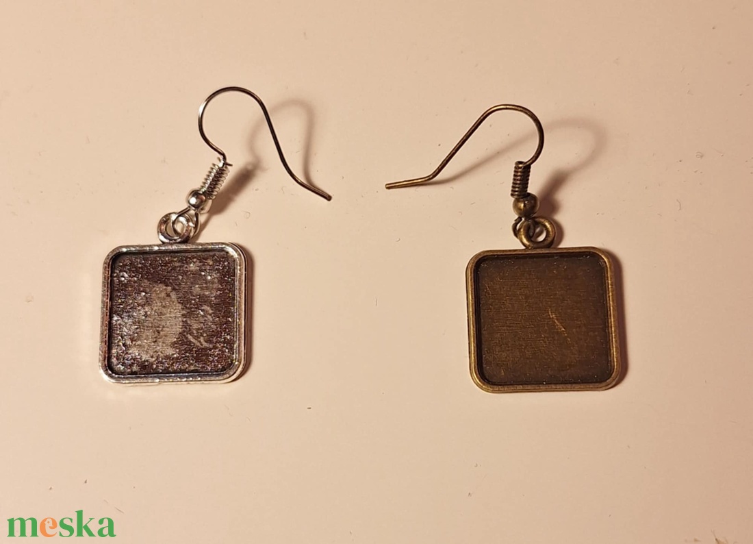 Fülbevaló - zöld-sárga mintával - ékszer - fülbevaló - lógó fülbevaló - Meska.hu