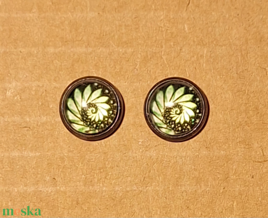 Fülbevaló - swirly világos zöld - ékszer - fülbevaló - pötty fülbevaló - Meska.hu